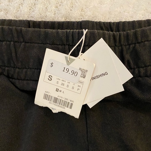 high rise sweat shorts - Picture 3 of 3